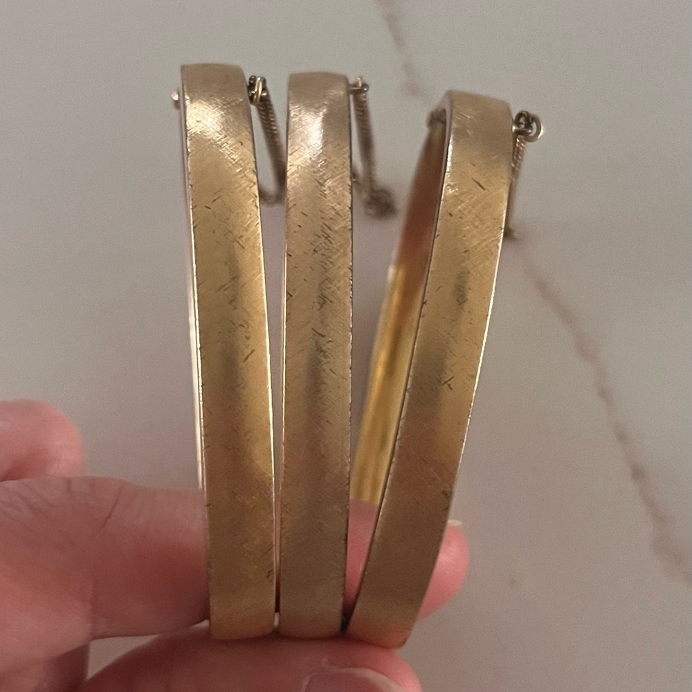 Vintage gold fill textured clasp and chain bangle bracelet - sold individually